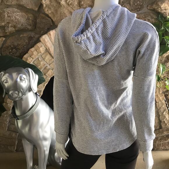 O’Neill Gray White Striped Hooded Top Women's Size Small - Picture 3 of 6
